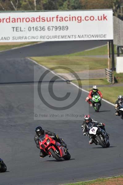 Mallory park Leicestershire;Mallory park photographs;Motorcycle action photographs;event digital images;eventdigitalimages;mallory park;no limits trackday;peter wileman photography;trackday;trackday digital images;trackday photos