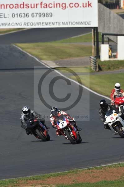 Mallory park Leicestershire;Mallory park photographs;Motorcycle action photographs;event digital images;eventdigitalimages;mallory park;no limits trackday;peter wileman photography;trackday;trackday digital images;trackday photos