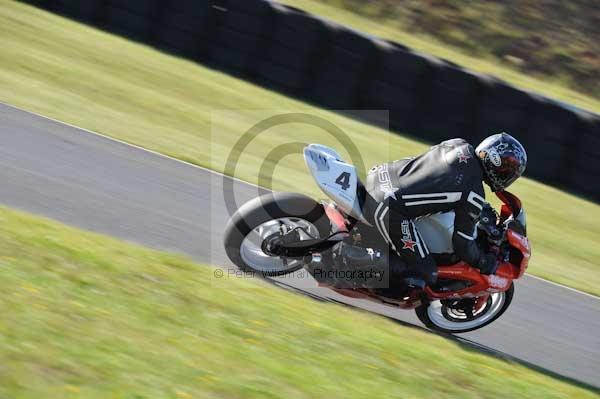 Mallory park Leicestershire;Mallory park photographs;Motorcycle action photographs;event digital images;eventdigitalimages;mallory park;no limits trackday;peter wileman photography;trackday;trackday digital images;trackday photos