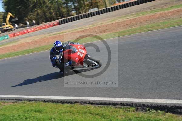 Mallory park Leicestershire;Mallory park photographs;Motorcycle action photographs;event digital images;eventdigitalimages;mallory park;no limits trackday;peter wileman photography;trackday;trackday digital images;trackday photos