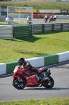 Mallory-park-Leicestershire;Mallory-park-photographs;Motorcycle-action-photographs;event-digital-images;eventdigitalimages;mallory-park;no-limits-trackday;peter-wileman-photography;trackday;trackday-digital-images;trackday-photos