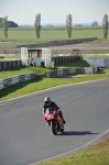 Mallory-park-Leicestershire;Mallory-park-photographs;Motorcycle-action-photographs;event-digital-images;eventdigitalimages;mallory-park;no-limits-trackday;peter-wileman-photography;trackday;trackday-digital-images;trackday-photos