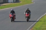 Mallory-park-Leicestershire;Mallory-park-photographs;Motorcycle-action-photographs;event-digital-images;eventdigitalimages;mallory-park;no-limits-trackday;peter-wileman-photography;trackday;trackday-digital-images;trackday-photos