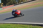 Mallory-park-Leicestershire;Mallory-park-photographs;Motorcycle-action-photographs;event-digital-images;eventdigitalimages;mallory-park;no-limits-trackday;peter-wileman-photography;trackday;trackday-digital-images;trackday-photos