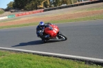 Mallory-park-Leicestershire;Mallory-park-photographs;Motorcycle-action-photographs;event-digital-images;eventdigitalimages;mallory-park;no-limits-trackday;peter-wileman-photography;trackday;trackday-digital-images;trackday-photos