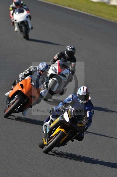 Mallory park Leicestershire;Mallory park photographs;Motorcycle action photographs;event digital images;eventdigitalimages;mallory park;no limits trackday;peter wileman photography;trackday;trackday digital images;trackday photos