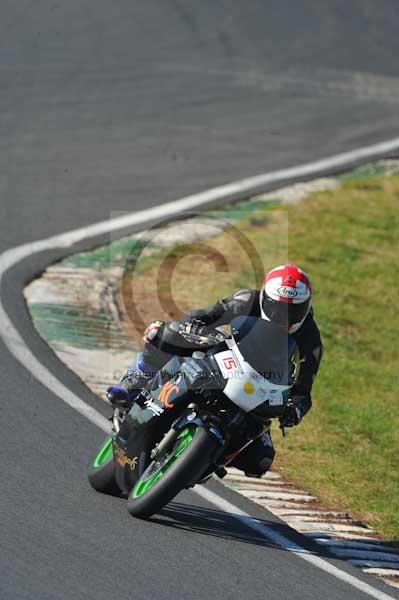 Mallory park Leicestershire;Mallory park photographs;Motorcycle action photographs;event digital images;eventdigitalimages;mallory park;no limits trackday;peter wileman photography;trackday;trackday digital images;trackday photos