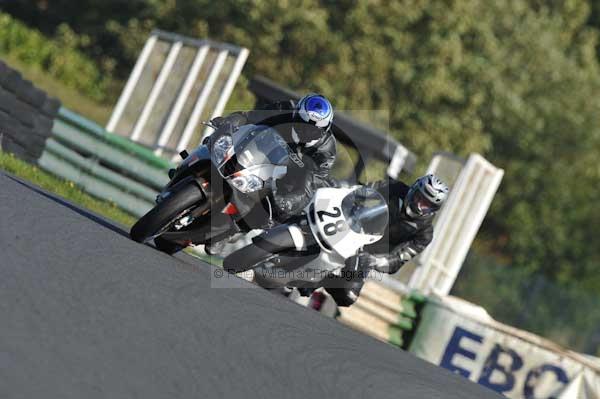 Mallory park Leicestershire;Mallory park photographs;Motorcycle action photographs;event digital images;eventdigitalimages;mallory park;no limits trackday;peter wileman photography;trackday;trackday digital images;trackday photos