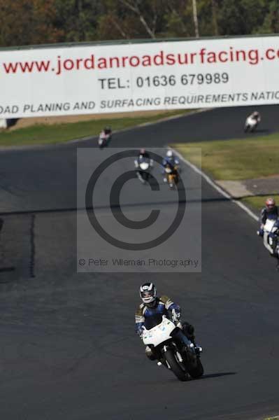 Mallory park Leicestershire;Mallory park photographs;Motorcycle action photographs;event digital images;eventdigitalimages;mallory park;no limits trackday;peter wileman photography;trackday;trackday digital images;trackday photos