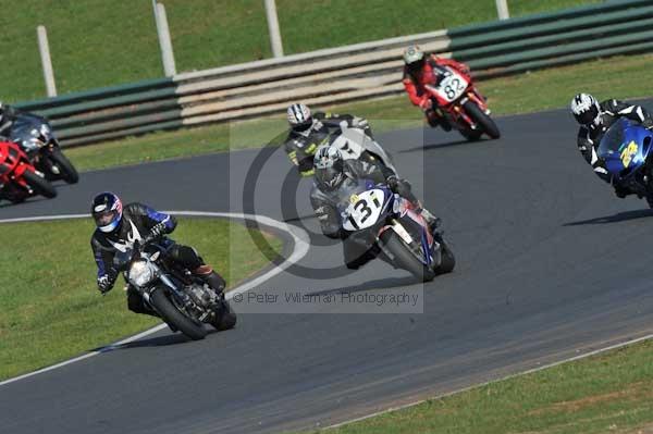 Mallory park Leicestershire;Mallory park photographs;Motorcycle action photographs;event digital images;eventdigitalimages;mallory park;no limits trackday;peter wileman photography;trackday;trackday digital images;trackday photos