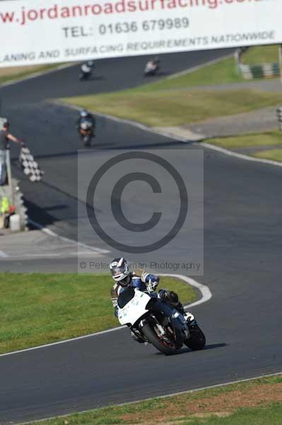 Mallory park Leicestershire;Mallory park photographs;Motorcycle action photographs;event digital images;eventdigitalimages;mallory park;no limits trackday;peter wileman photography;trackday;trackday digital images;trackday photos