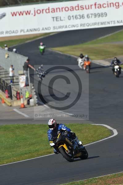 Mallory park Leicestershire;Mallory park photographs;Motorcycle action photographs;event digital images;eventdigitalimages;mallory park;no limits trackday;peter wileman photography;trackday;trackday digital images;trackday photos