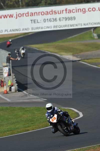 Mallory park Leicestershire;Mallory park photographs;Motorcycle action photographs;event digital images;eventdigitalimages;mallory park;no limits trackday;peter wileman photography;trackday;trackday digital images;trackday photos