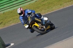 Mallory-park-Leicestershire;Mallory-park-photographs;Motorcycle-action-photographs;event-digital-images;eventdigitalimages;mallory-park;no-limits-trackday;peter-wileman-photography;trackday;trackday-digital-images;trackday-photos