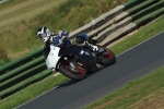 Mallory-park-Leicestershire;Mallory-park-photographs;Motorcycle-action-photographs;event-digital-images;eventdigitalimages;mallory-park;no-limits-trackday;peter-wileman-photography;trackday;trackday-digital-images;trackday-photos