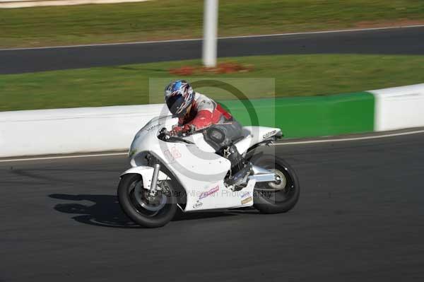 Mallory park Leicestershire;Mallory park photographs;Motorcycle action photographs;event digital images;eventdigitalimages;mallory park;no limits trackday;peter wileman photography;trackday;trackday digital images;trackday photos