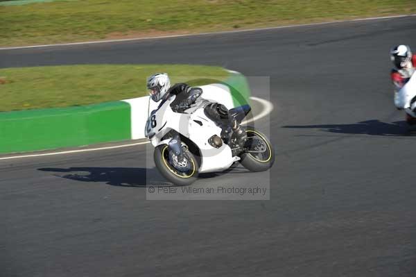 Mallory park Leicestershire;Mallory park photographs;Motorcycle action photographs;event digital images;eventdigitalimages;mallory park;no limits trackday;peter wileman photography;trackday;trackday digital images;trackday photos