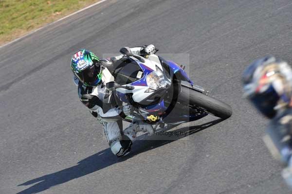 Mallory park Leicestershire;Mallory park photographs;Motorcycle action photographs;event digital images;eventdigitalimages;mallory park;no limits trackday;peter wileman photography;trackday;trackday digital images;trackday photos