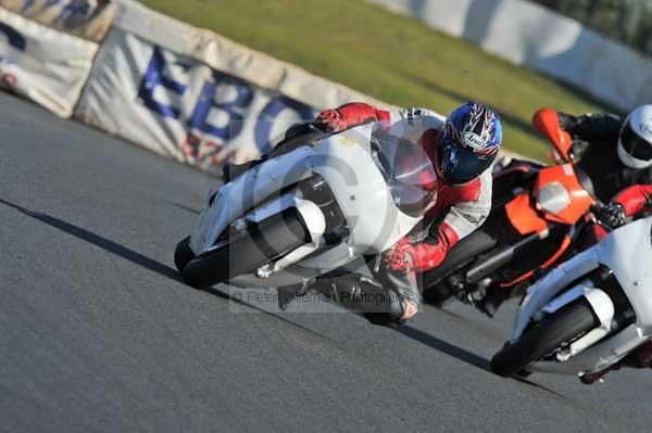 Mallory park Leicestershire;Mallory park photographs;Motorcycle action photographs;event digital images;eventdigitalimages;mallory park;no limits trackday;peter wileman photography;trackday;trackday digital images;trackday photos