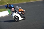 Mallory-park-Leicestershire;Mallory-park-photographs;Motorcycle-action-photographs;event-digital-images;eventdigitalimages;mallory-park;no-limits-trackday;peter-wileman-photography;trackday;trackday-digital-images;trackday-photos