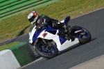 Mallory-park-Leicestershire;Mallory-park-photographs;Motorcycle-action-photographs;event-digital-images;eventdigitalimages;mallory-park;no-limits-trackday;peter-wileman-photography;trackday;trackday-digital-images;trackday-photos