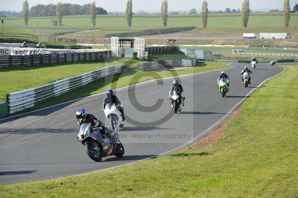 Mallory park Leicestershire;Mallory park photographs;Motorcycle action photographs;event digital images;eventdigitalimages;mallory park;no limits trackday;peter wileman photography;trackday;trackday digital images;trackday photos