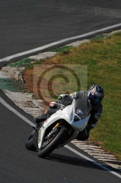 Mallory park Leicestershire;Mallory park photographs;Motorcycle action photographs;event digital images;eventdigitalimages;mallory park;no limits trackday;peter wileman photography;trackday;trackday digital images;trackday photos