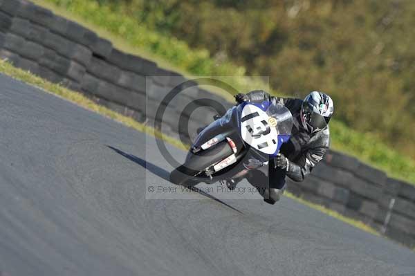 Mallory park Leicestershire;Mallory park photographs;Motorcycle action photographs;event digital images;eventdigitalimages;mallory park;no limits trackday;peter wileman photography;trackday;trackday digital images;trackday photos