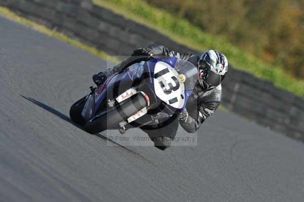 Mallory park Leicestershire;Mallory park photographs;Motorcycle action photographs;event digital images;eventdigitalimages;mallory park;no limits trackday;peter wileman photography;trackday;trackday digital images;trackday photos