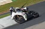 Mallory-park-Leicestershire;Mallory-park-photographs;Motorcycle-action-photographs;event-digital-images;eventdigitalimages;mallory-park;no-limits-trackday;peter-wileman-photography;trackday;trackday-digital-images;trackday-photos