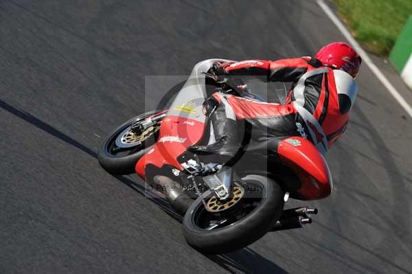 Mallory park Leicestershire;Mallory park photographs;Motorcycle action photographs;event digital images;eventdigitalimages;mallory park;no limits trackday;peter wileman photography;trackday;trackday digital images;trackday photos