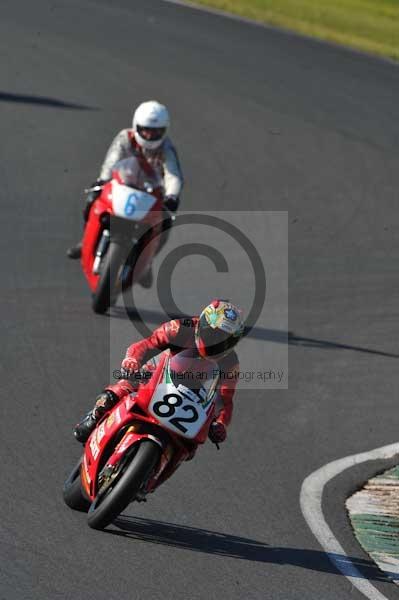 Mallory park Leicestershire;Mallory park photographs;Motorcycle action photographs;event digital images;eventdigitalimages;mallory park;no limits trackday;peter wileman photography;trackday;trackday digital images;trackday photos