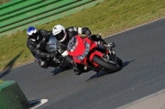 Mallory-park-Leicestershire;Mallory-park-photographs;Motorcycle-action-photographs;event-digital-images;eventdigitalimages;mallory-park;no-limits-trackday;peter-wileman-photography;trackday;trackday-digital-images;trackday-photos