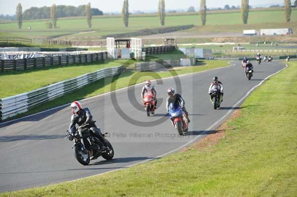 Mallory park Leicestershire;Mallory park photographs;Motorcycle action photographs;event digital images;eventdigitalimages;mallory park;no limits trackday;peter wileman photography;trackday;trackday digital images;trackday photos