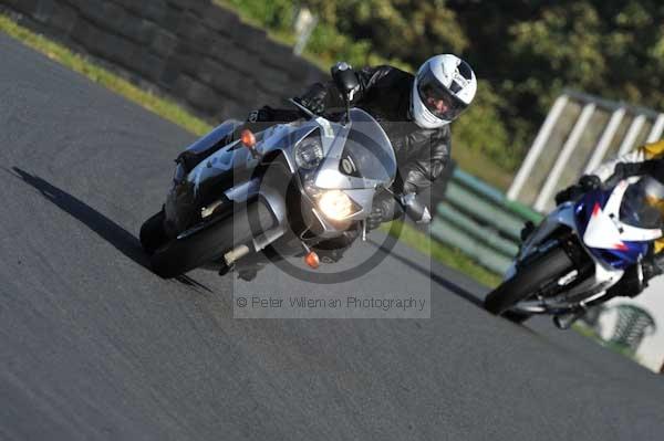 Mallory park Leicestershire;Mallory park photographs;Motorcycle action photographs;event digital images;eventdigitalimages;mallory park;no limits trackday;peter wileman photography;trackday;trackday digital images;trackday photos