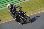 Mallory-park-Leicestershire;Mallory-park-photographs;Motorcycle-action-photographs;event-digital-images;eventdigitalimages;mallory-park;no-limits-trackday;peter-wileman-photography;trackday;trackday-digital-images;trackday-photos