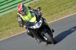 Mallory-park-Leicestershire;Mallory-park-photographs;Motorcycle-action-photographs;event-digital-images;eventdigitalimages;mallory-park;no-limits-trackday;peter-wileman-photography;trackday;trackday-digital-images;trackday-photos