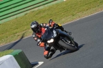 Mallory-park-Leicestershire;Mallory-park-photographs;Motorcycle-action-photographs;event-digital-images;eventdigitalimages;mallory-park;no-limits-trackday;peter-wileman-photography;trackday;trackday-digital-images;trackday-photos