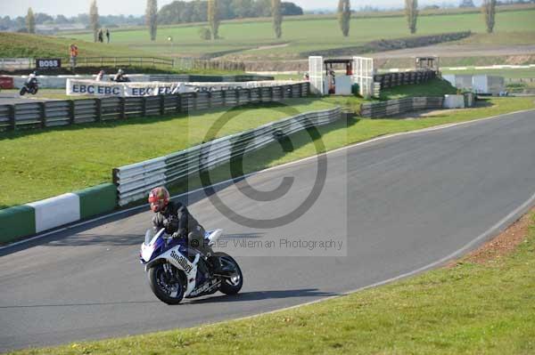 Mallory park Leicestershire;Mallory park photographs;Motorcycle action photographs;event digital images;eventdigitalimages;mallory park;no limits trackday;peter wileman photography;trackday;trackday digital images;trackday photos