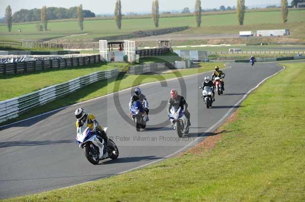 Mallory park Leicestershire;Mallory park photographs;Motorcycle action photographs;event digital images;eventdigitalimages;mallory park;no limits trackday;peter wileman photography;trackday;trackday digital images;trackday photos