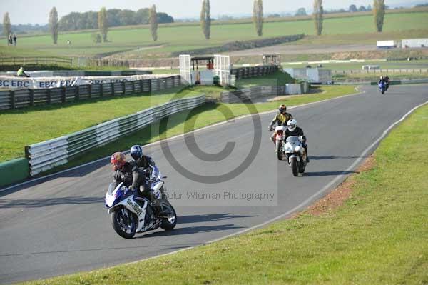 Mallory park Leicestershire;Mallory park photographs;Motorcycle action photographs;event digital images;eventdigitalimages;mallory park;no limits trackday;peter wileman photography;trackday;trackday digital images;trackday photos