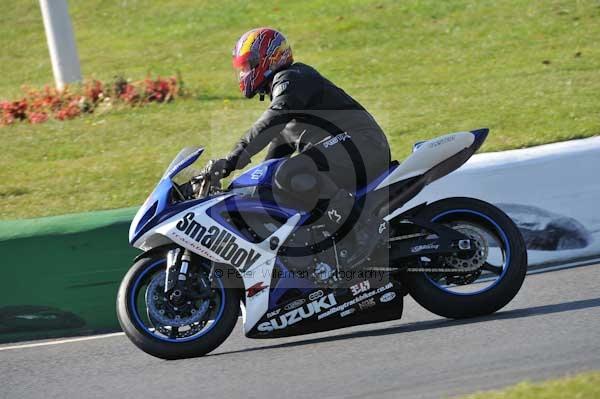 Mallory park Leicestershire;Mallory park photographs;Motorcycle action photographs;event digital images;eventdigitalimages;mallory park;no limits trackday;peter wileman photography;trackday;trackday digital images;trackday photos