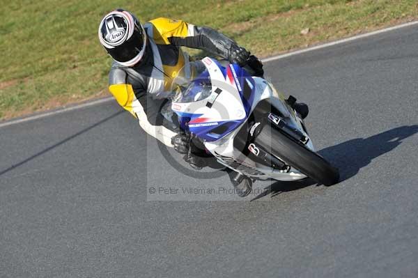 Mallory park Leicestershire;Mallory park photographs;Motorcycle action photographs;event digital images;eventdigitalimages;mallory park;no limits trackday;peter wileman photography;trackday;trackday digital images;trackday photos