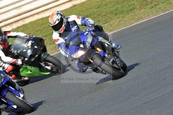 Mallory park Leicestershire;Mallory park photographs;Motorcycle action photographs;event digital images;eventdigitalimages;mallory park;no limits trackday;peter wileman photography;trackday;trackday digital images;trackday photos