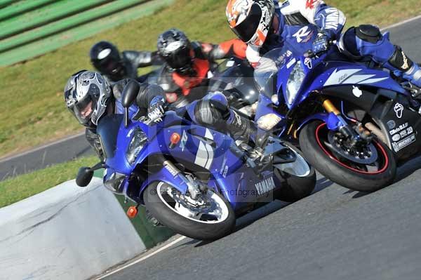 Mallory park Leicestershire;Mallory park photographs;Motorcycle action photographs;event digital images;eventdigitalimages;mallory park;no limits trackday;peter wileman photography;trackday;trackday digital images;trackday photos