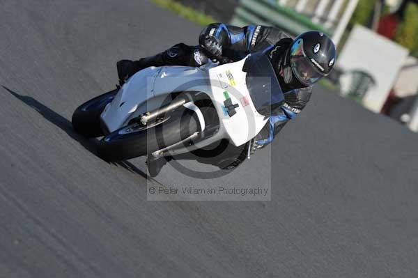 Mallory park Leicestershire;Mallory park photographs;Motorcycle action photographs;event digital images;eventdigitalimages;mallory park;no limits trackday;peter wileman photography;trackday;trackday digital images;trackday photos