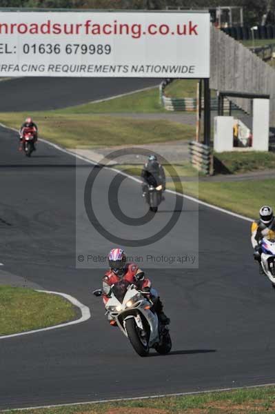 Mallory park Leicestershire;Mallory park photographs;Motorcycle action photographs;event digital images;eventdigitalimages;mallory park;no limits trackday;peter wileman photography;trackday;trackday digital images;trackday photos