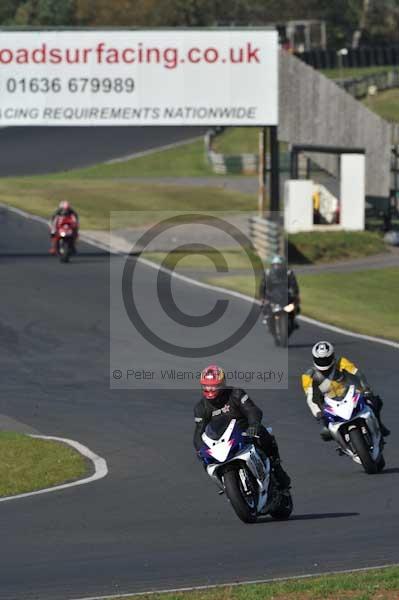 Mallory park Leicestershire;Mallory park photographs;Motorcycle action photographs;event digital images;eventdigitalimages;mallory park;no limits trackday;peter wileman photography;trackday;trackday digital images;trackday photos