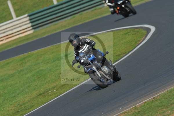 Mallory park Leicestershire;Mallory park photographs;Motorcycle action photographs;event digital images;eventdigitalimages;mallory park;no limits trackday;peter wileman photography;trackday;trackday digital images;trackday photos