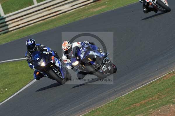 Mallory park Leicestershire;Mallory park photographs;Motorcycle action photographs;event digital images;eventdigitalimages;mallory park;no limits trackday;peter wileman photography;trackday;trackday digital images;trackday photos